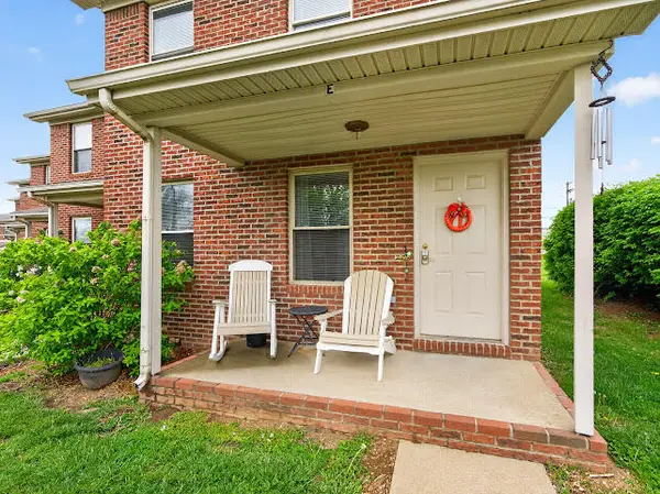 502 Tecumseh Trail #E, Versailles, KY 40383