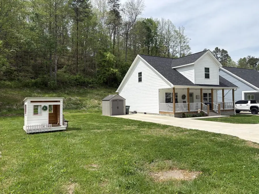 27 Wetzel Drive, Paintsville, KY 41240 - #2