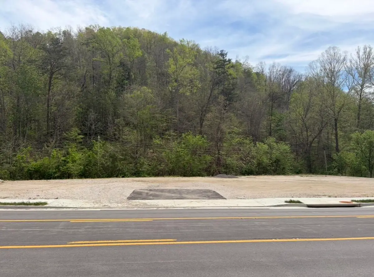 325 Main Street, Frenchburg, KY 40322 - #1