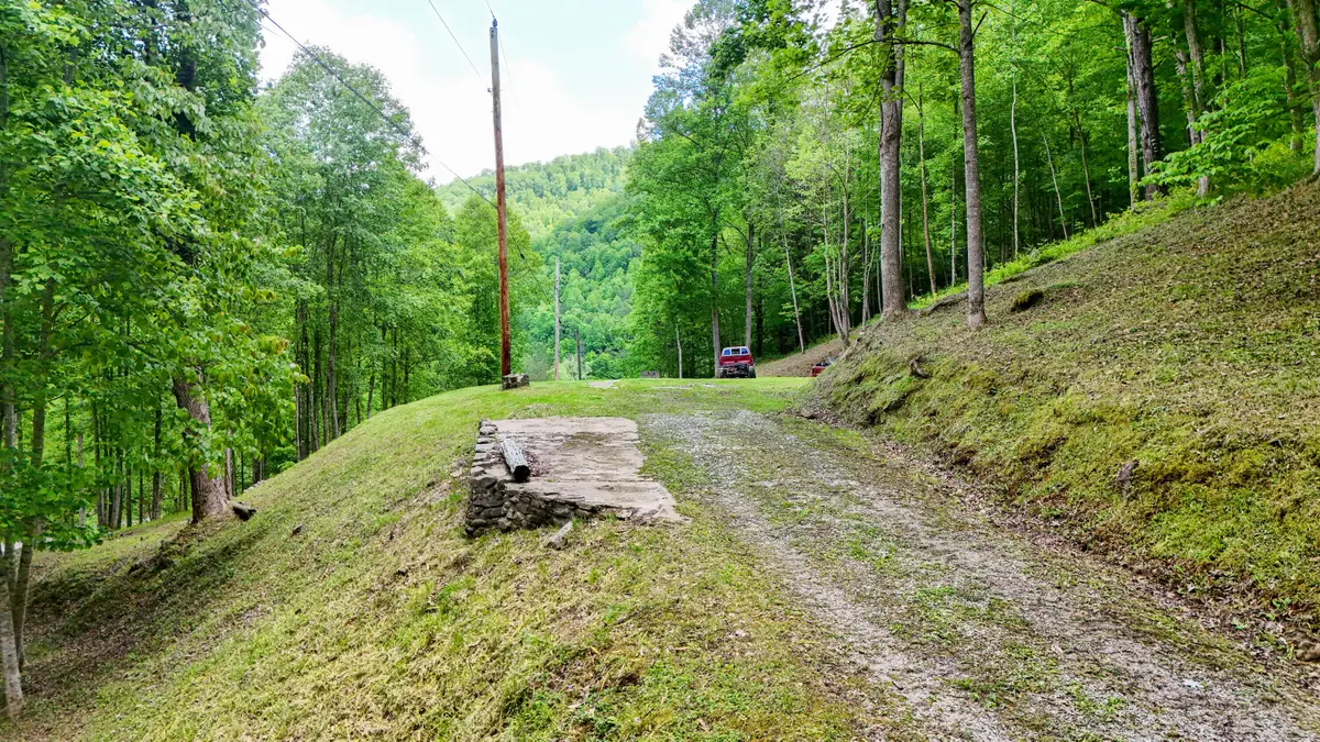 237 Sams Branch Road, Warbranch, KY 40874 - #1
