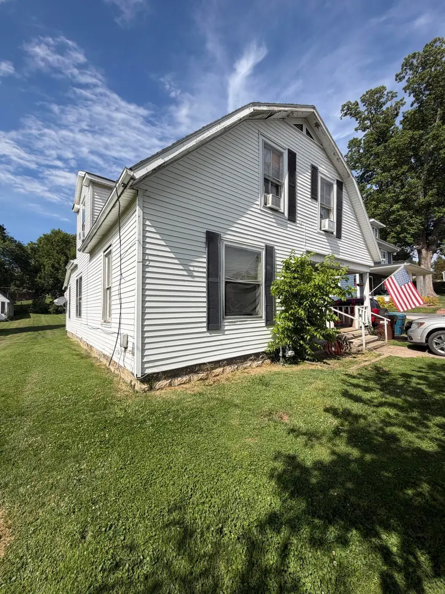 311 W High Street, Mount Sterling, KY 40353 - #2