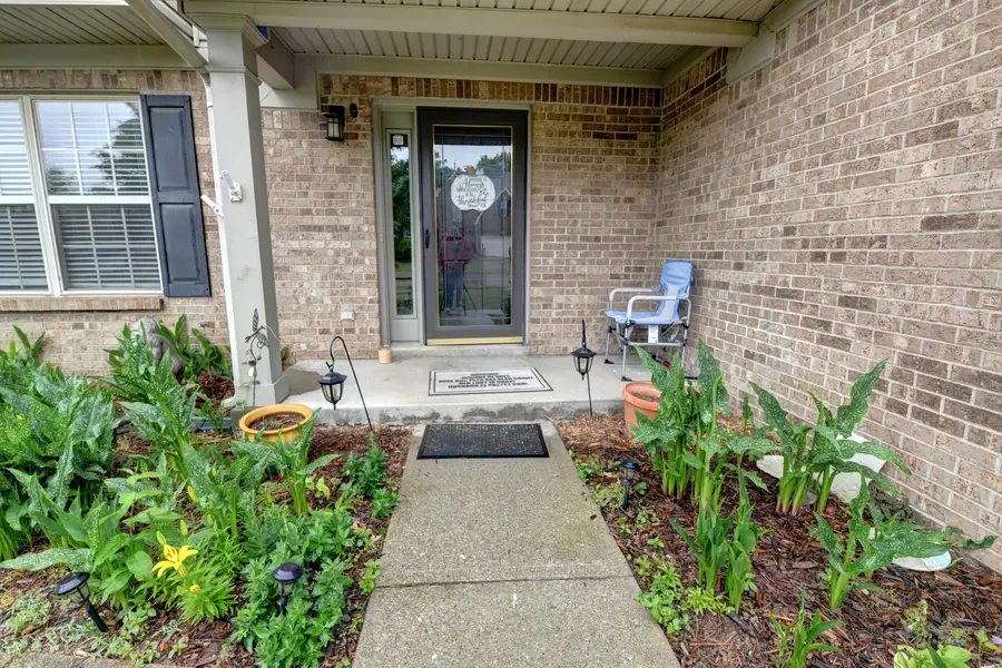 2820 Sandersville Road, Lexington, KY 40511 - #3