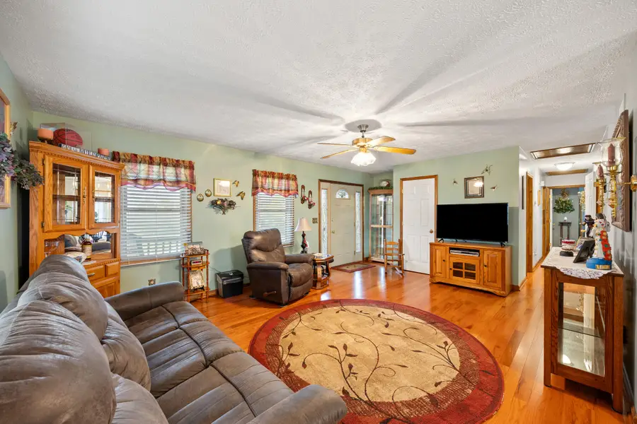 1518 Oakland Lane, Harrodsburg, KY 40330 - #3