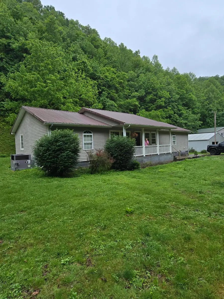 1698 Dry Creek Road, Topmost, KY 41862 - #2