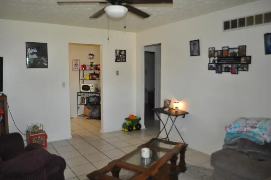 201 Hawthorne Drive, Frankfort, KY 40601 - #3