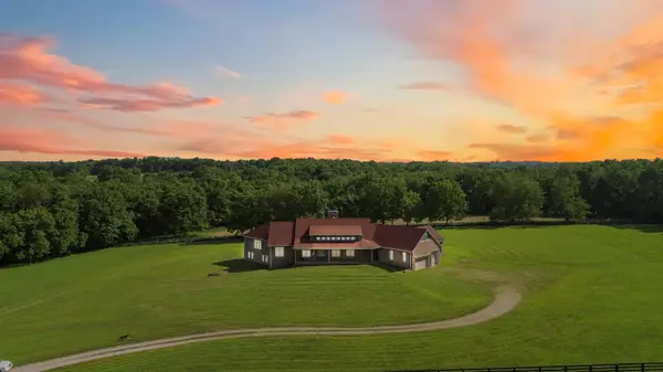 1599 Woodlake Road, Midway, KY 40347
