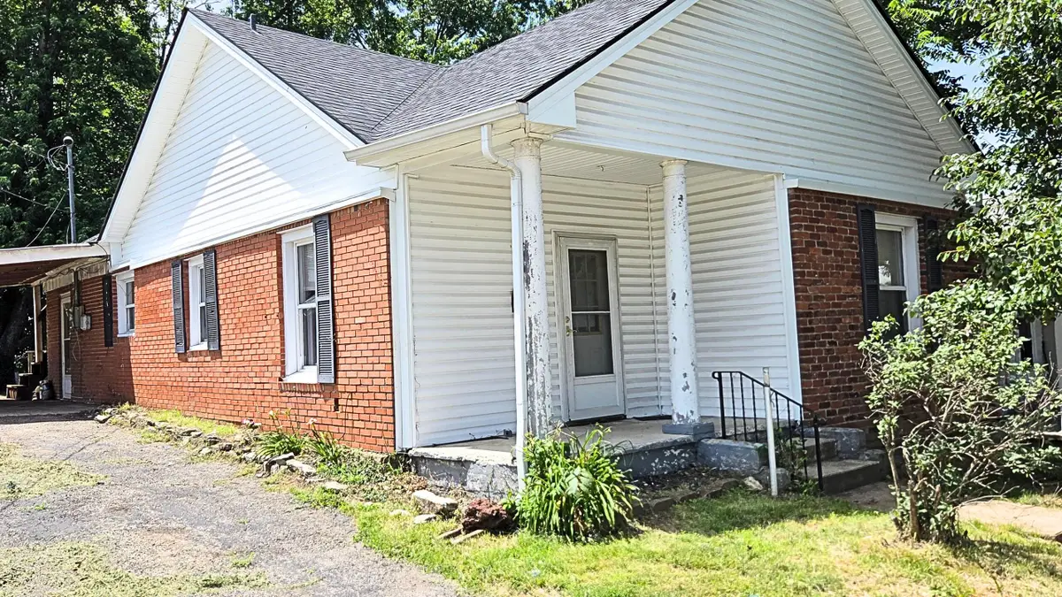 225 Kentucky Avenue, Paris, KY 40361 - #1