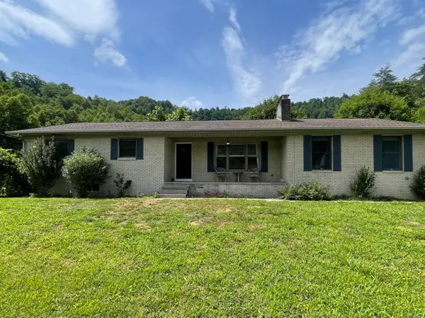 1153 Ky 718, Flat Lick, KY 40935