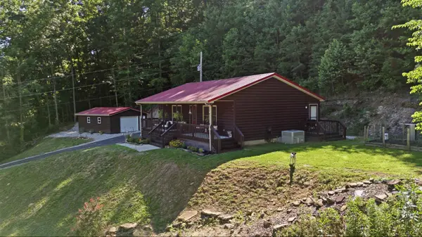 850 Cliffs Edge Road, East Bernstadt, KY 40729