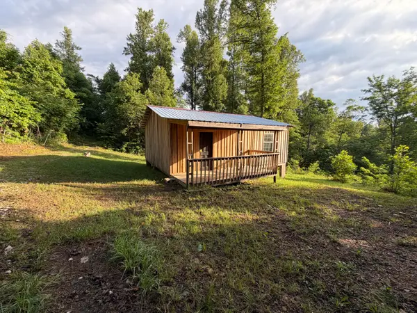 9999 2004 Highway, McKee, KY 40447