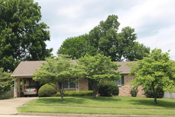 106 Clinton Drive, Paris, KY 40361