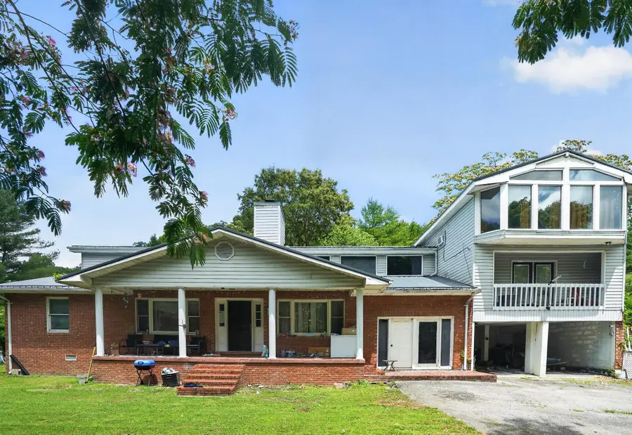 300 Yellow Hill Road, Elkhorn City, KY 41522 - #2