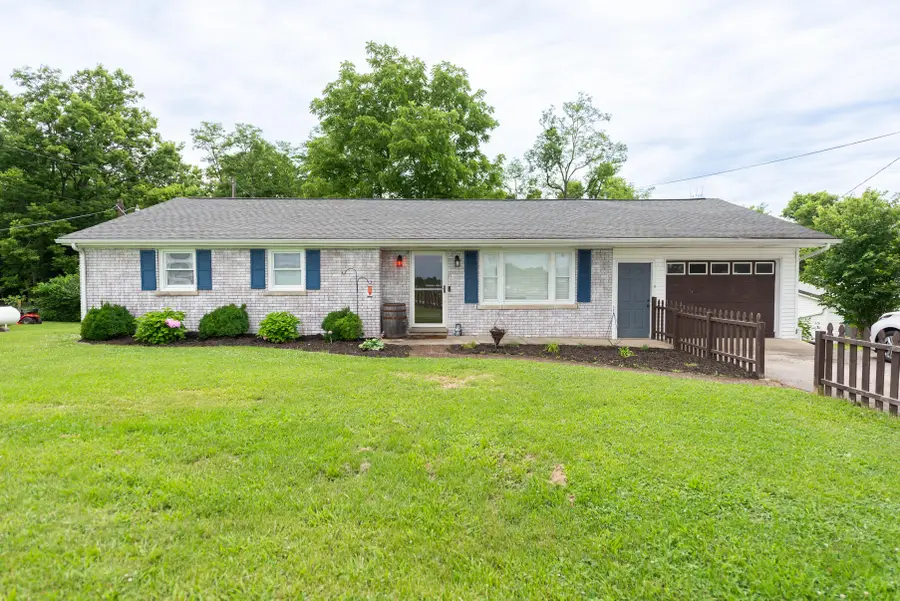 1105 Woodlake Road, Stamping Ground, KY 40379 - #2