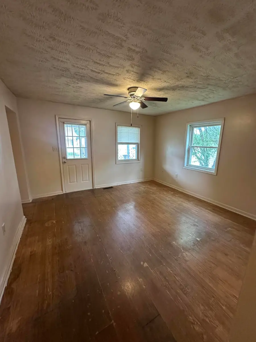 220 E Washington Street, Winchester, KY 40391 - #3