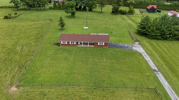 1055 Graves Road, Stamping Ground, KY 40379