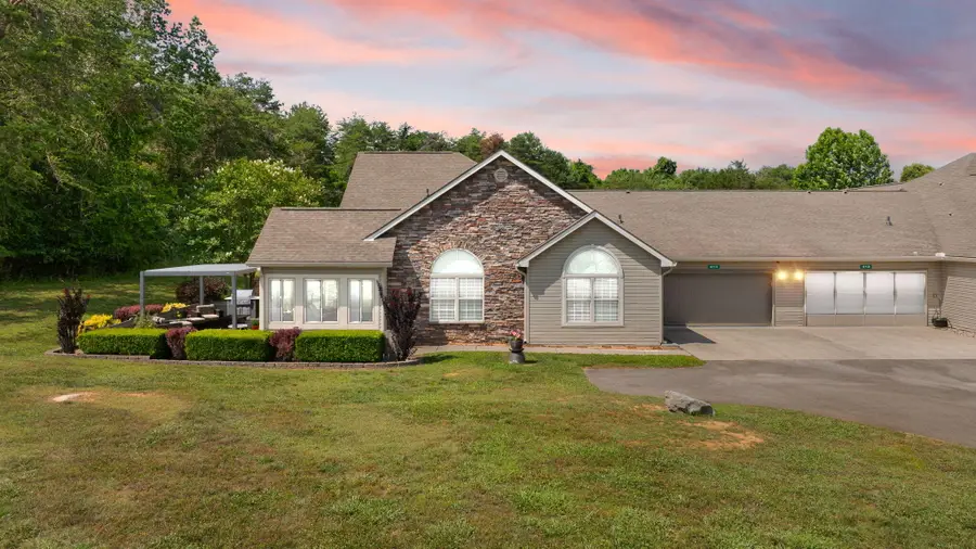 413 Deer Lake Place, Bronston, KY 42518 - #2
