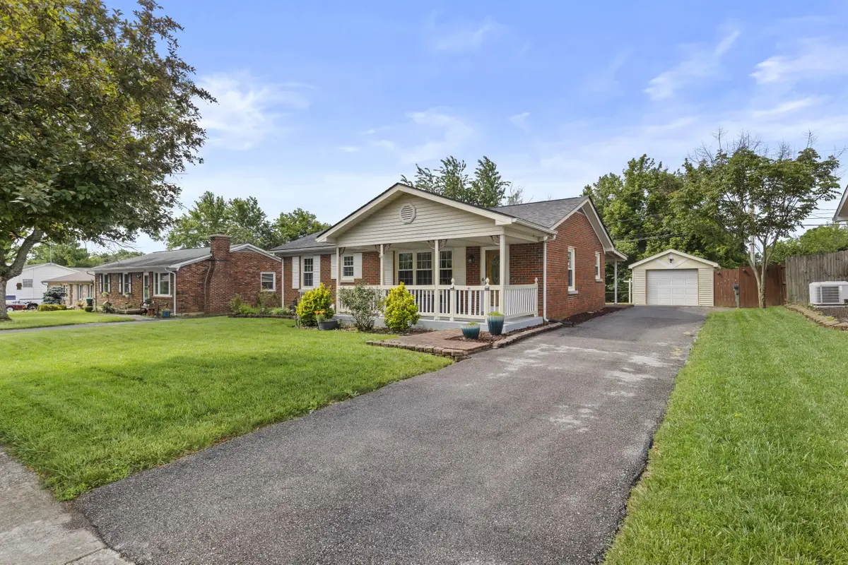 176 E Tiverton Way, Lexington, KY 40517 - #1