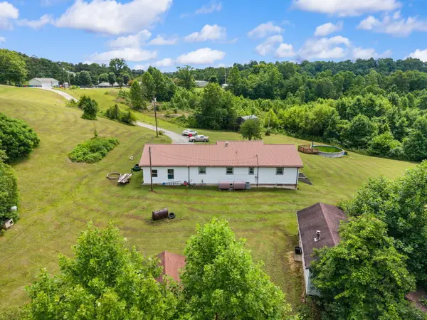 3492 Hawk Creek Road, London, KY 40741