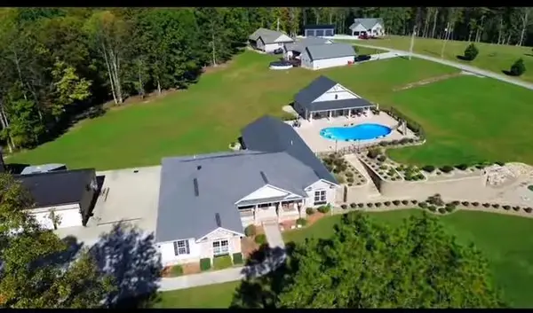 888 High Moore Road, London, KY 40741