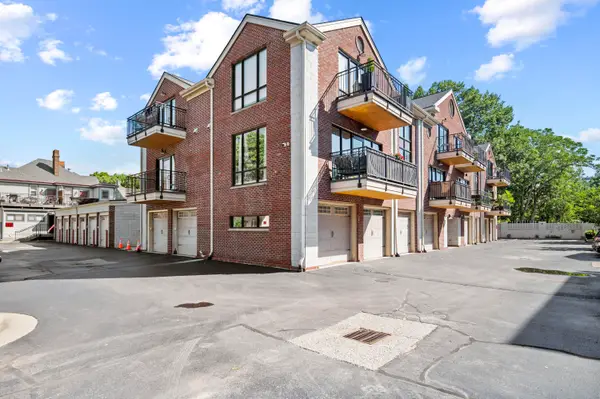 261 S Limestone Street #302, Lexington, KY 40508