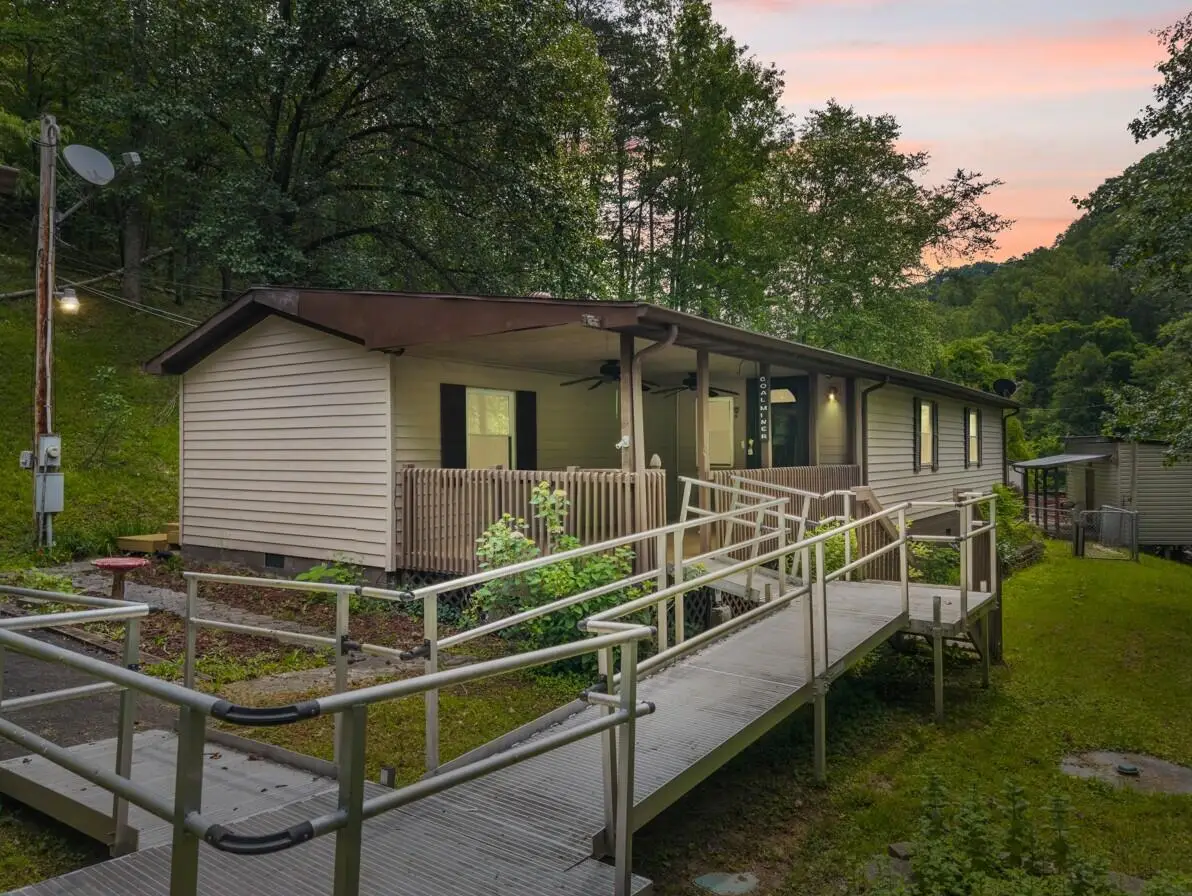 210 Right Fork Of Cowpen Road, Pikeville, KY 41501 - #1