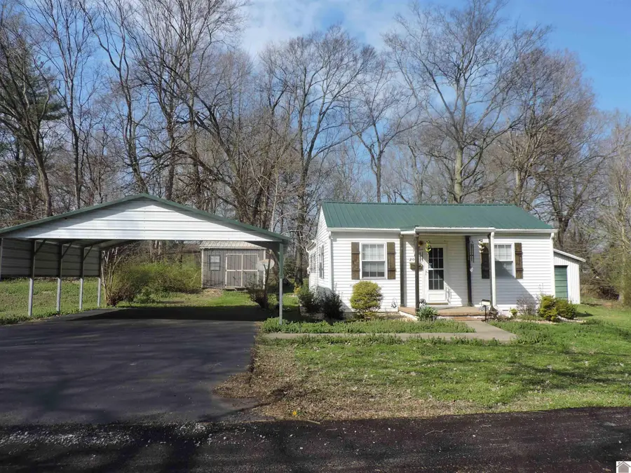 205 E 15th Street, Benton, KY 42025 - #2