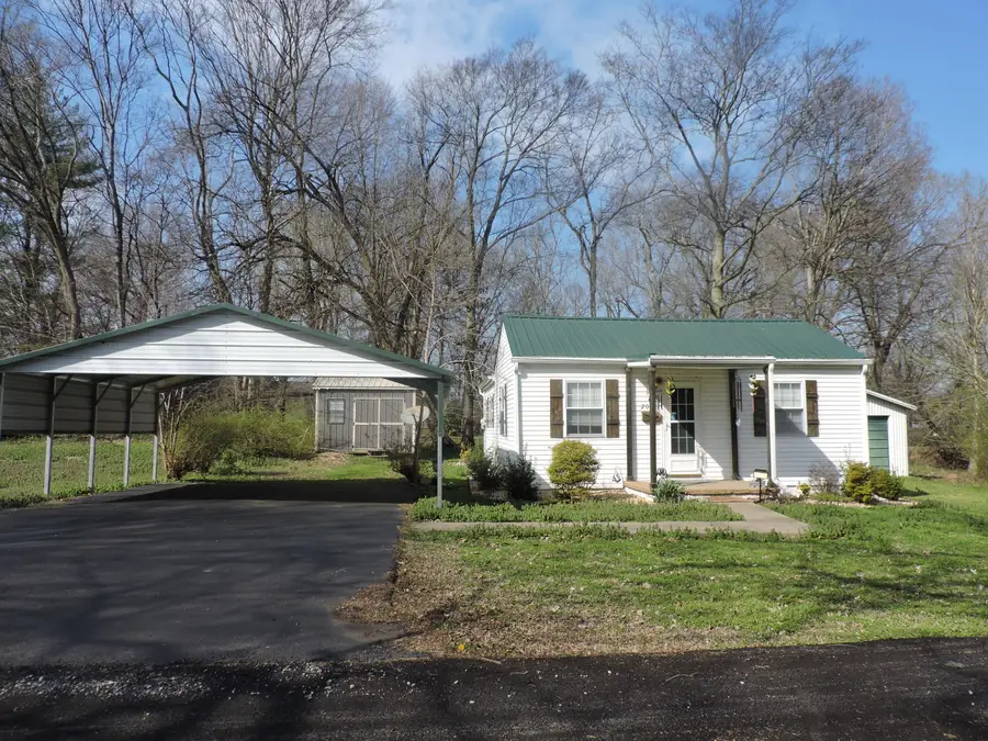 205 E 15th Street, Benton, KY 42025 - #3