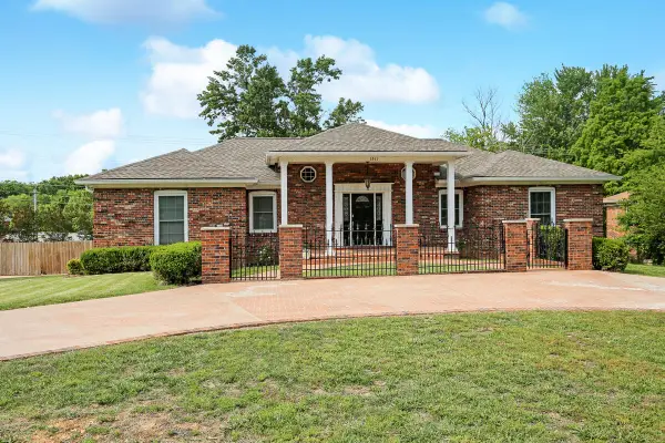 1511 Oxford Drive, Murray, KY 42071
