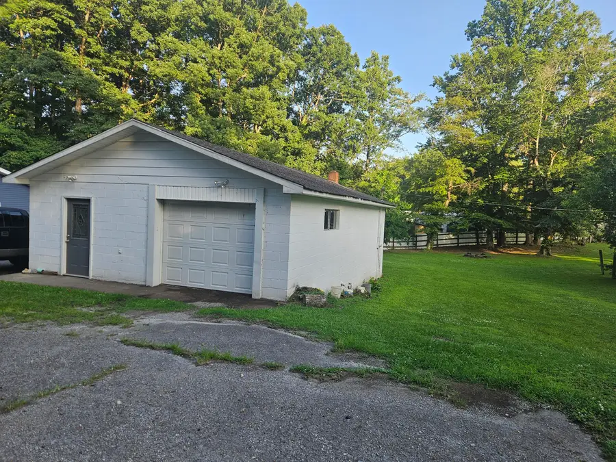 1229 Ky-80, Russell Springs, KY 42642 - #2