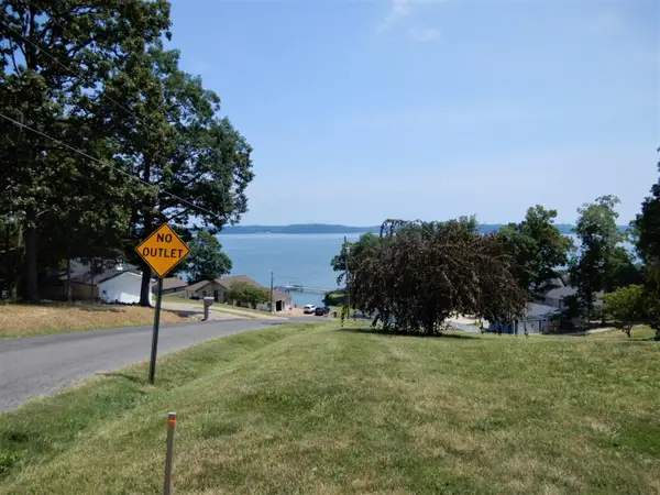27 Paradise Point, Gilbertsville, KY 42044