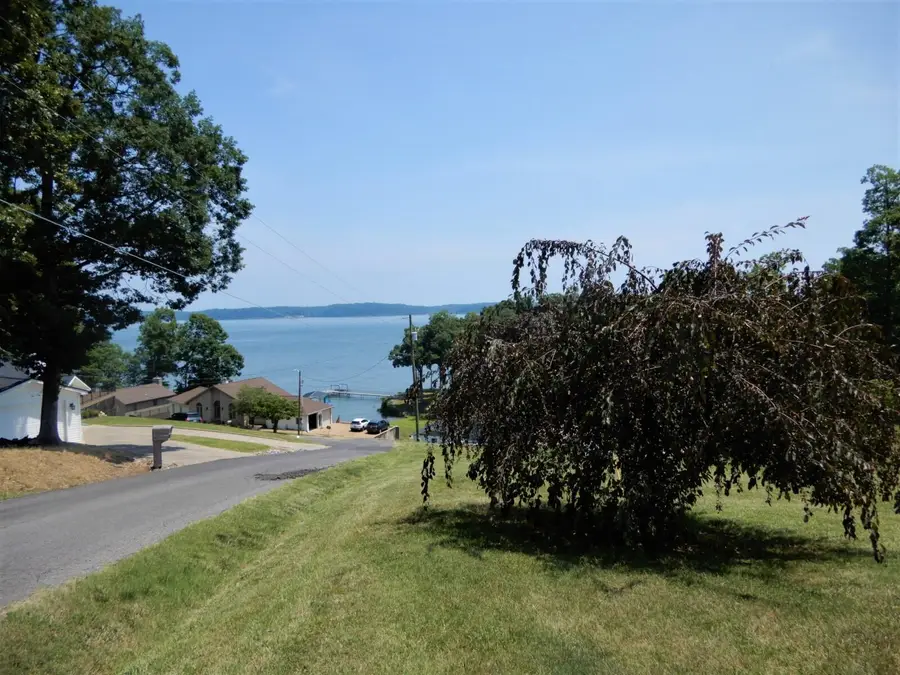 27 Paradise Point, Gilbertsville, KY 42044 - #2