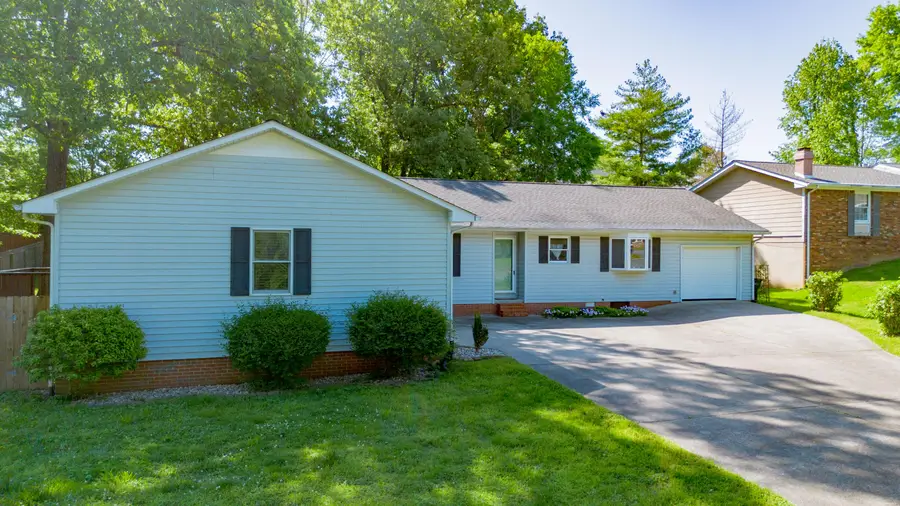 3942 Halehaven Drive, Paducah, KY 42001 - #3