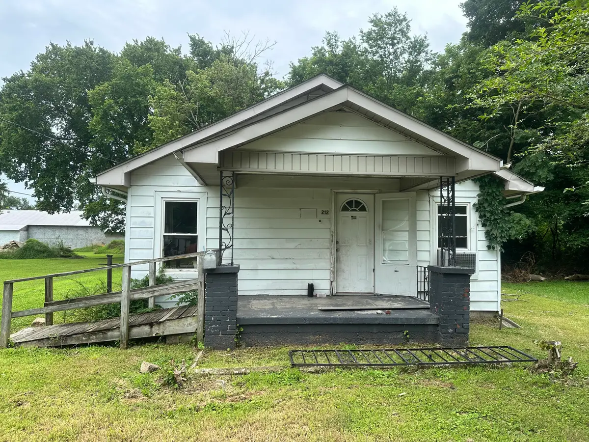 723 W Lockridge Street, Mayfield, KY 42066 - #1