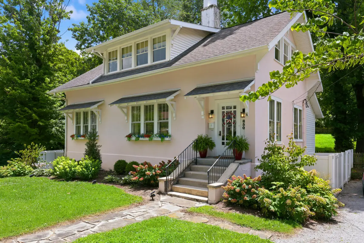 850 W Lexington, Danville, KY 40422 - #1