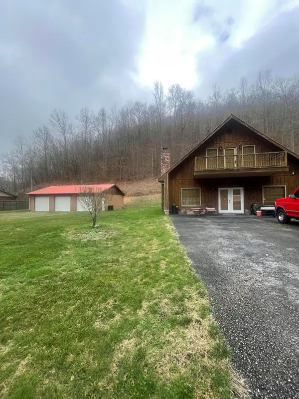 143 Trace Branch Rd Road, Walker, KY 40997