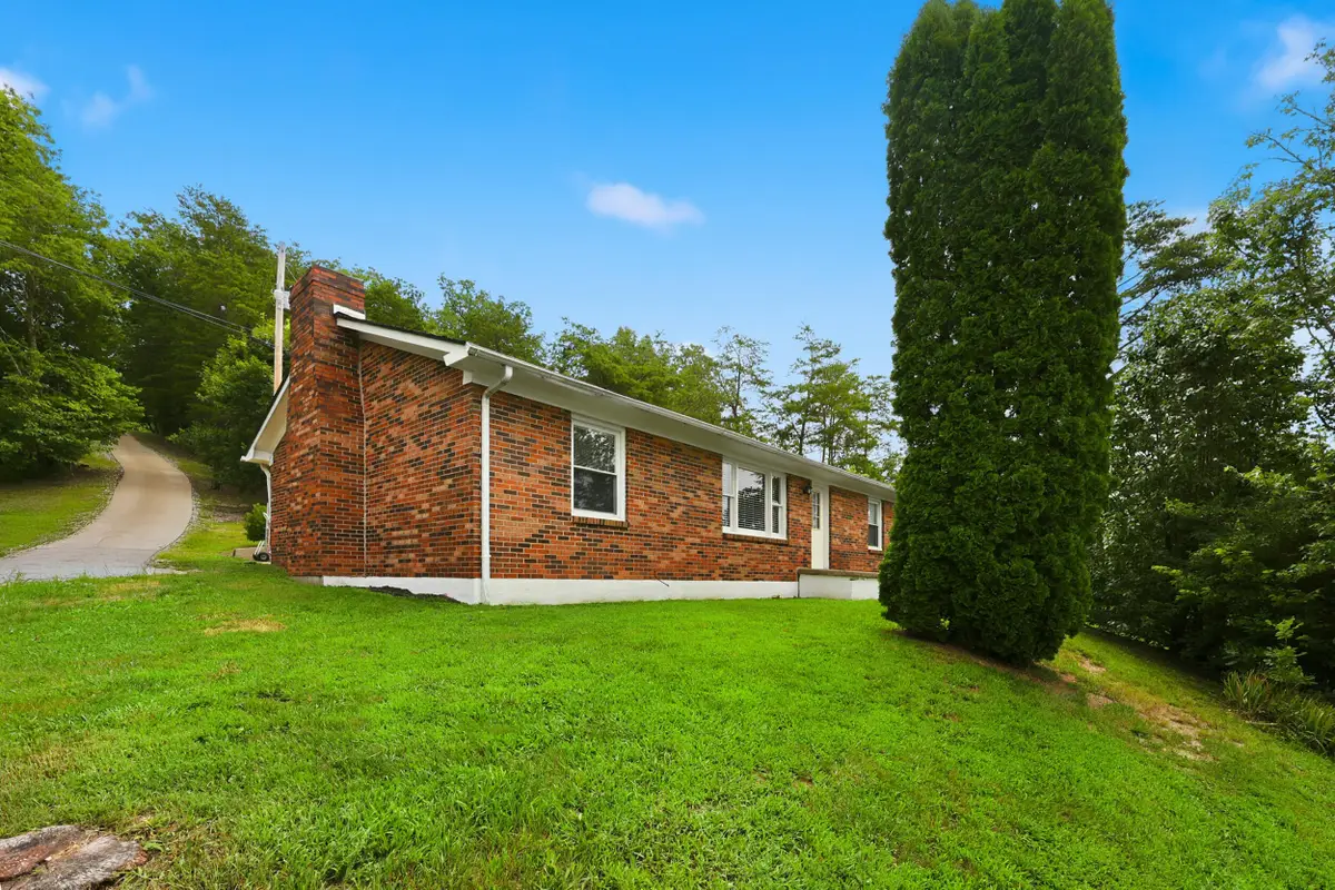 104 Crouch Lane, Irvine, KY 40336 - #1