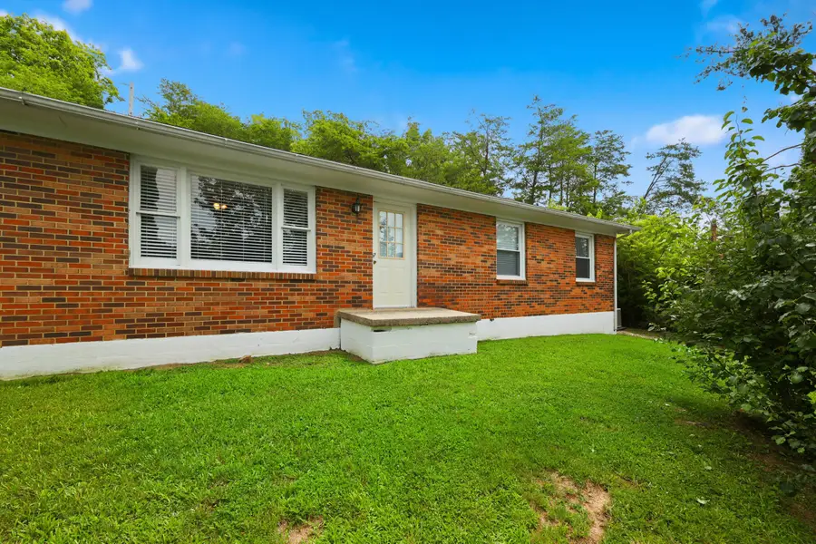 104 Crouch Lane, Irvine, KY 40336 - #2