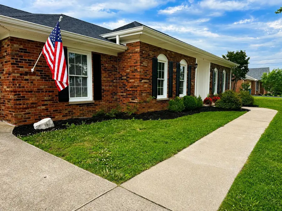 521 Shenandoah Drive, Harrodsburg, KY 40330 - #3