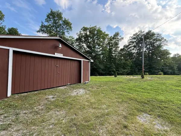 305 Hunters Paradise Road, Monticello, KY 42633