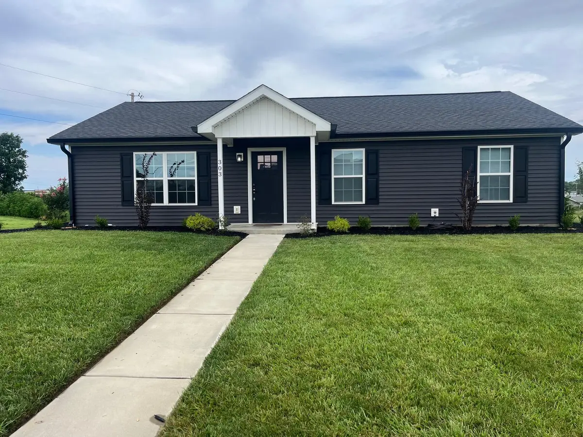 303 N 5th Street, Mayfield, KY 42066 - #1