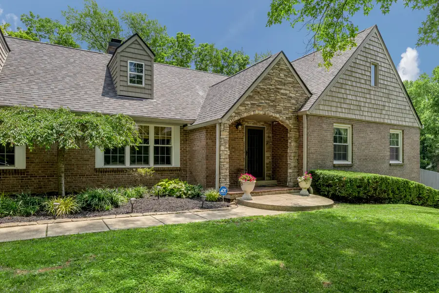 1556 Wellesley Drive, Lexington, KY 40513 - #2