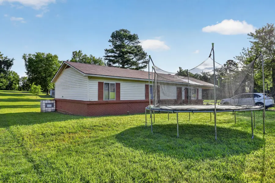 501 Windsor Drive, Mayfield, KY 42066 - #2