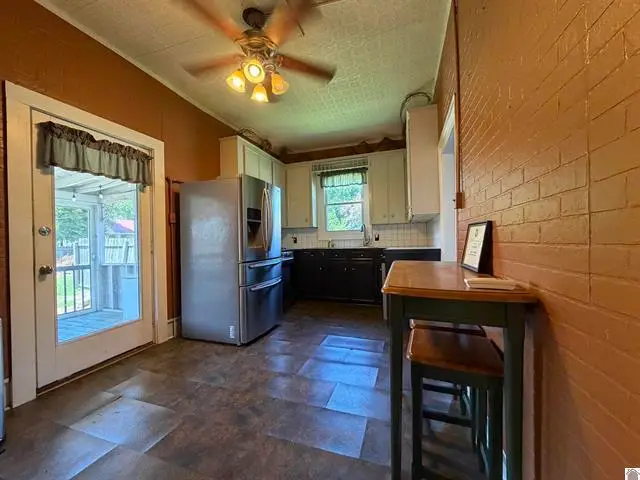 601 W Locust Street, Princeton, KY 42445 - #2