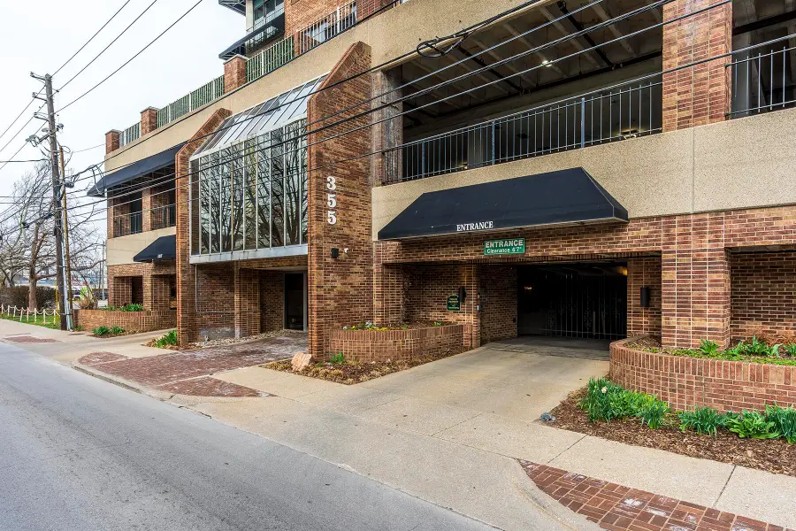 355 S Broadway #604, Lexington, KY 40508 - #2