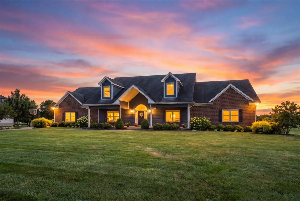 210 Colonial Drive, Versailles, KY 40383 - #1