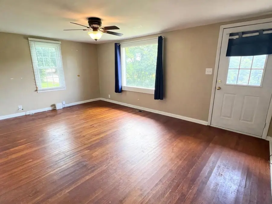 380 J C Kelly Road, Hopkinsville, KY 42240 - #2