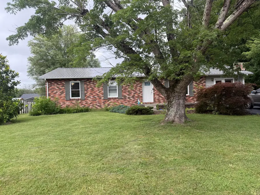 3015 Mountain Springs Drive, London, KY 40744 - #2