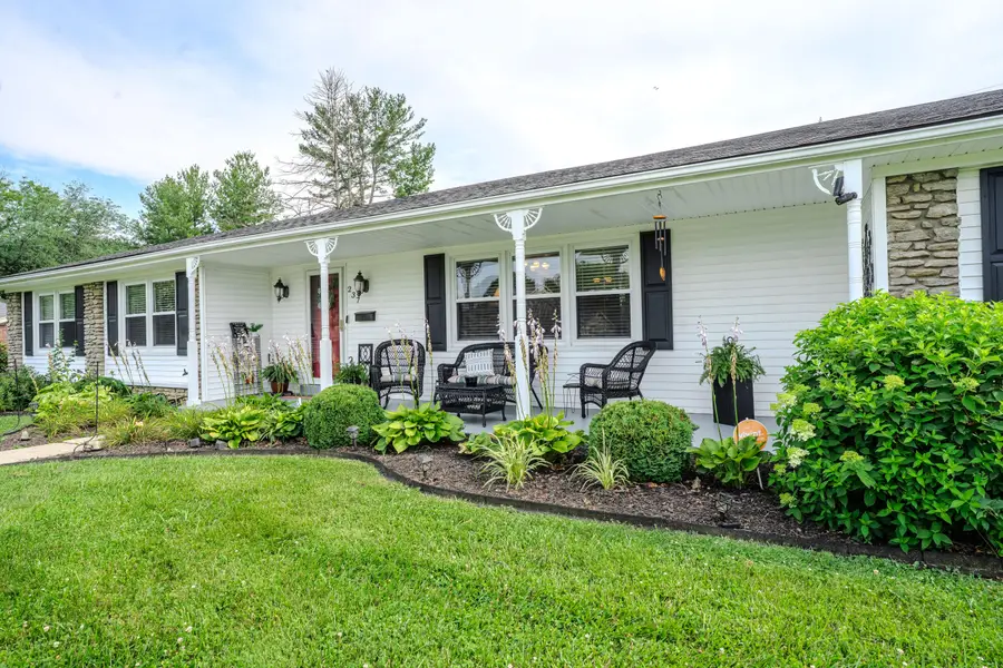 237 Hawthorne Drive, Frankfort, KY 40601 - #2