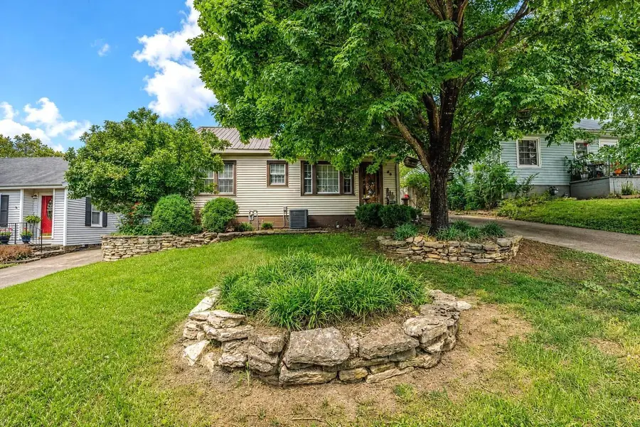 64 Horseshoe Drive, Paris, KY 40361 - #2