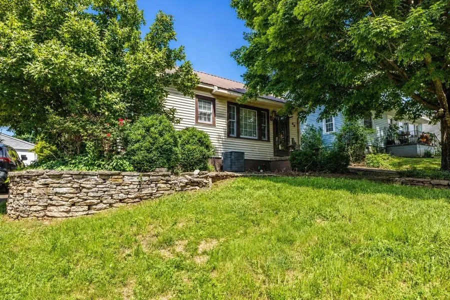 64 Horseshoe Drive, Paris, KY 40361 - #3